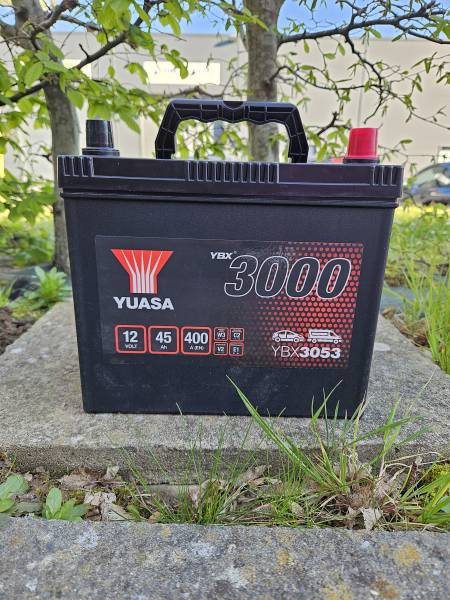 Batterie YUASA pour Peugeot 107 Toyota Aygo Citroën C1